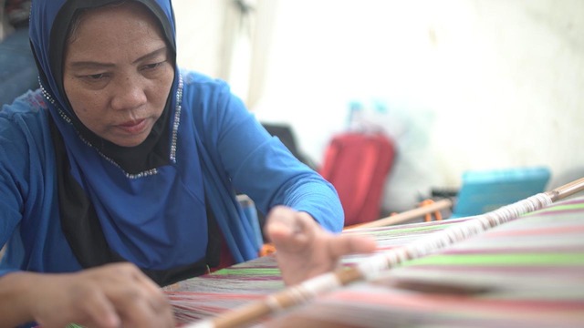 weaving-for-many-reasons